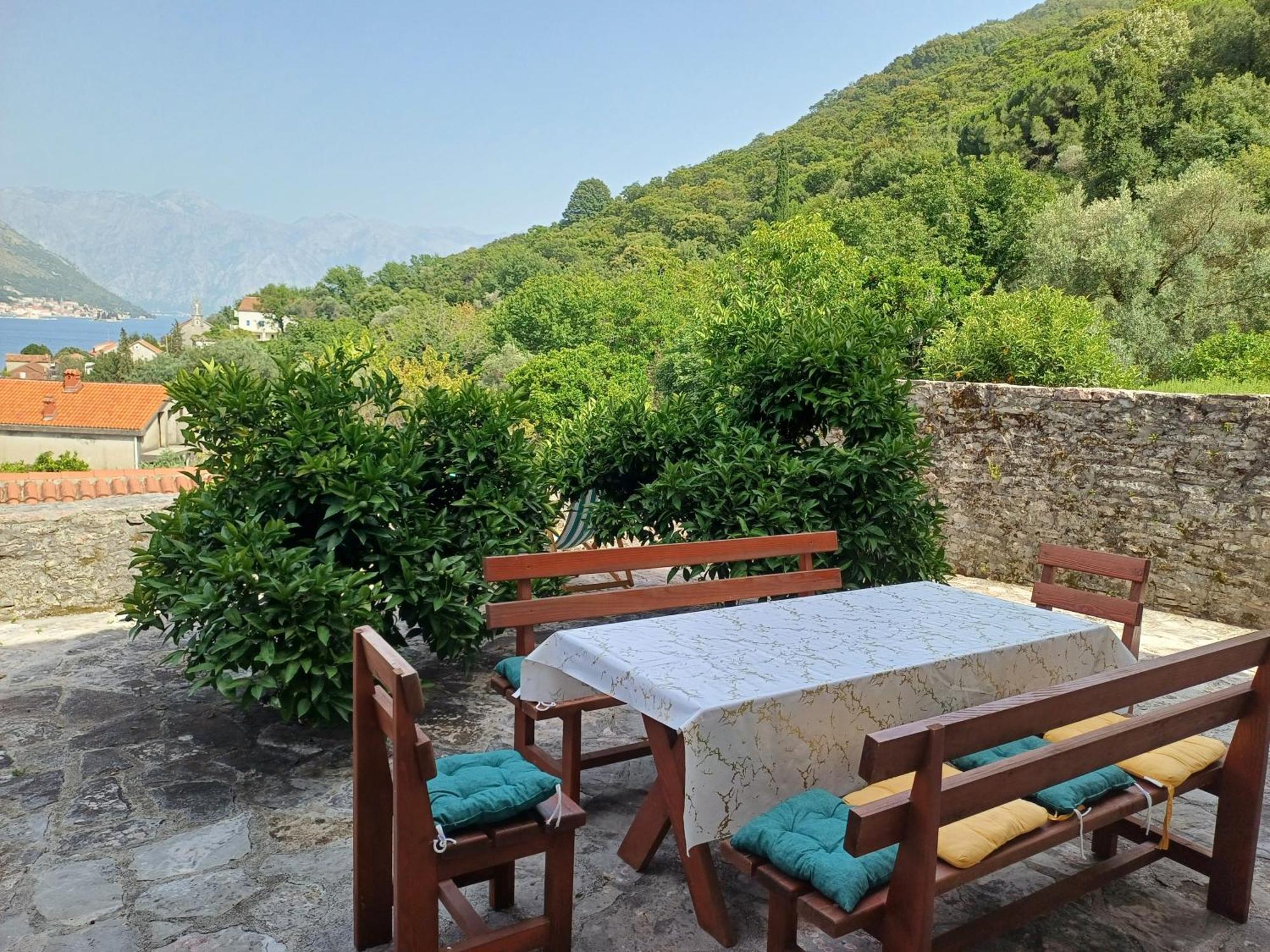 Guest House Maza Kotor Exteriör bild